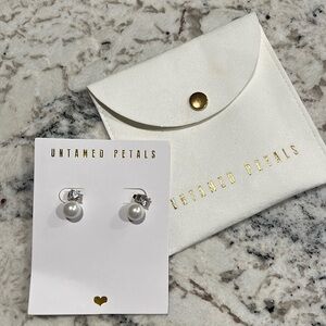 UNTAMED PETALS BY AMANDA JUDGE Silver and White Earrings